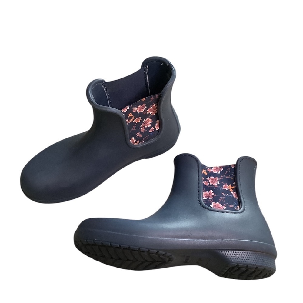 Croc blue floral rain boots - Picture 2 of 5